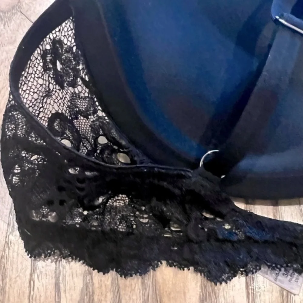 Victoria’s Secret Very Sexy Lace Bra